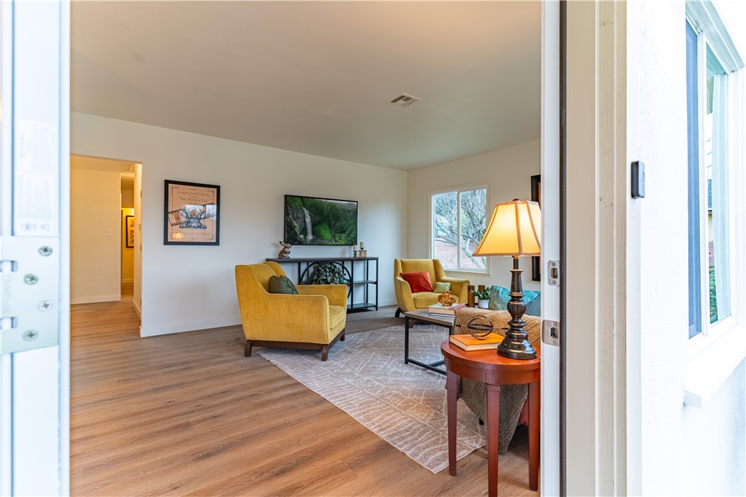 3766 Lofton Place Riverside, CA 92501 - Photo 7 of 40