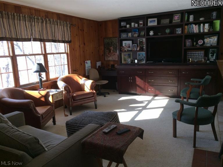 10157 Wisner Road Willoughby, OH 44094 - Photo 3 of 25