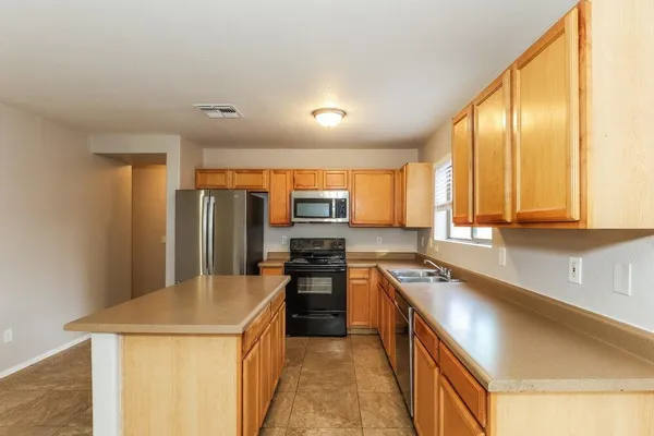 $2,205 | 9415 Virginia Avenue, Phoenix, AZ 85037