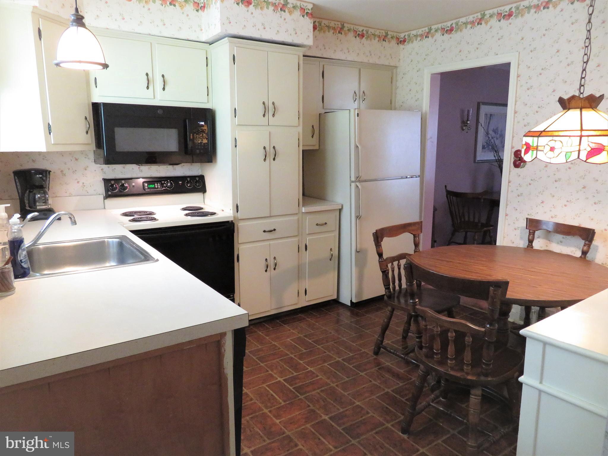 37 Cedar Grove Road Conshohocken, PA 19428 - Photo 10 of 37 Gallery Image 10