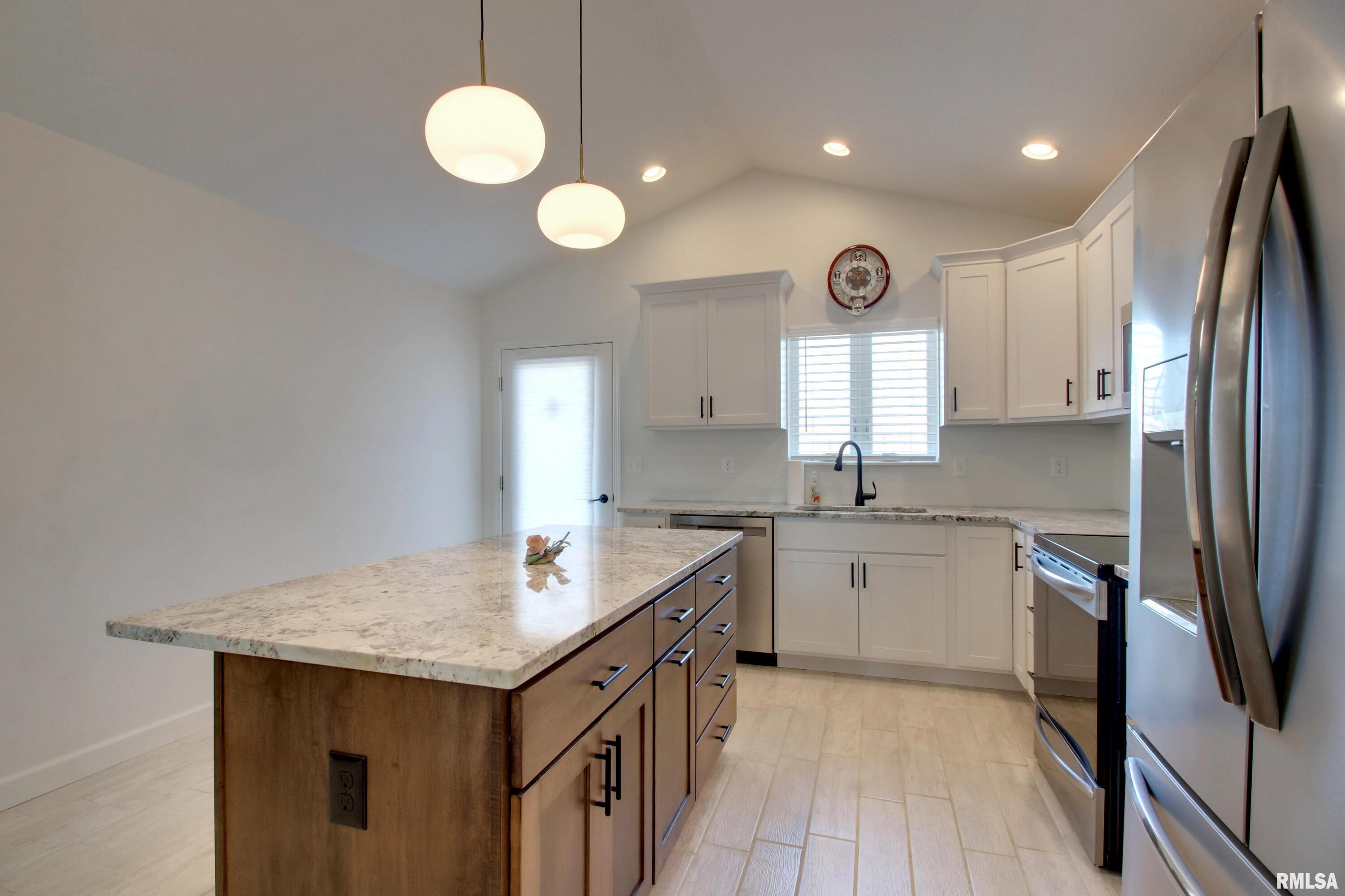 4811 Elm Street Quincy, IL 62305 - Photo 11 of 24