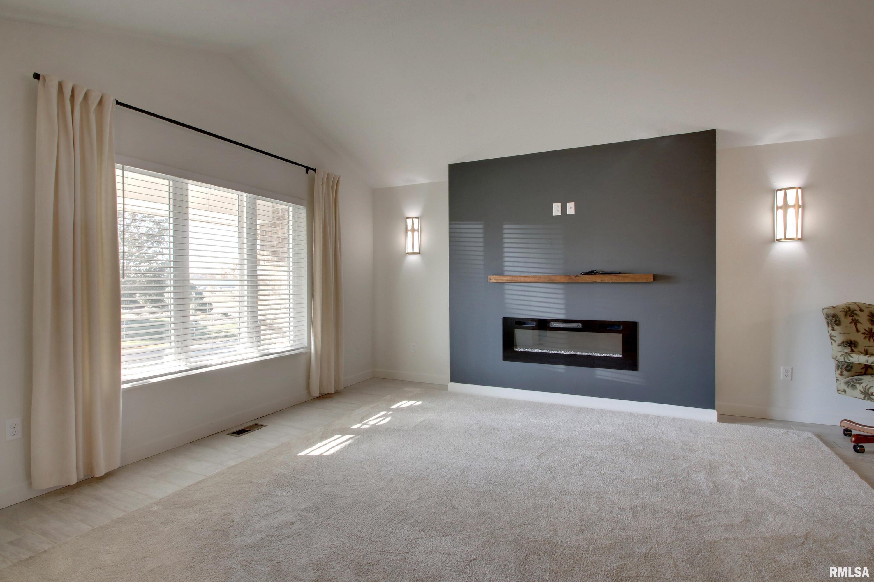 4811 Elm Street Quincy, IL 62305 - Photo 4 of 24