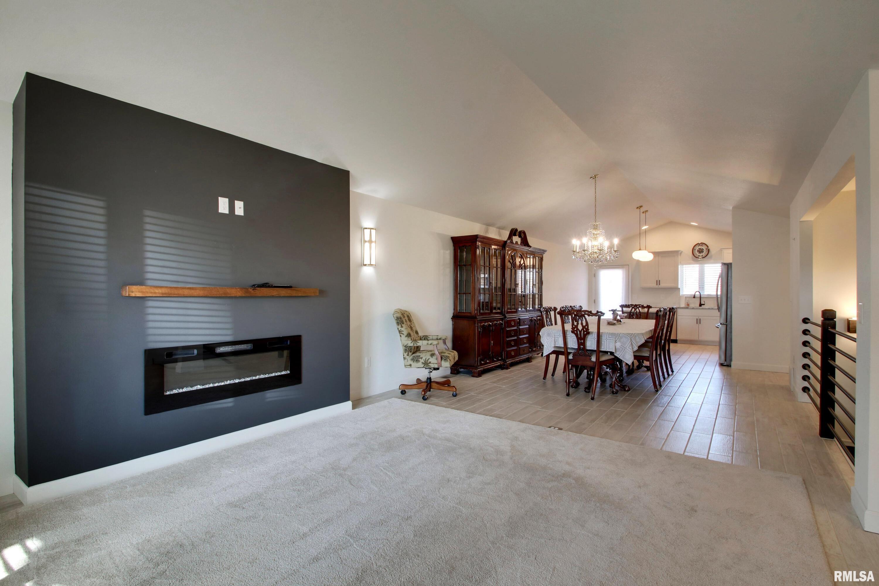 4811 Elm Street Quincy, IL 62305 - Photo 5 of 24