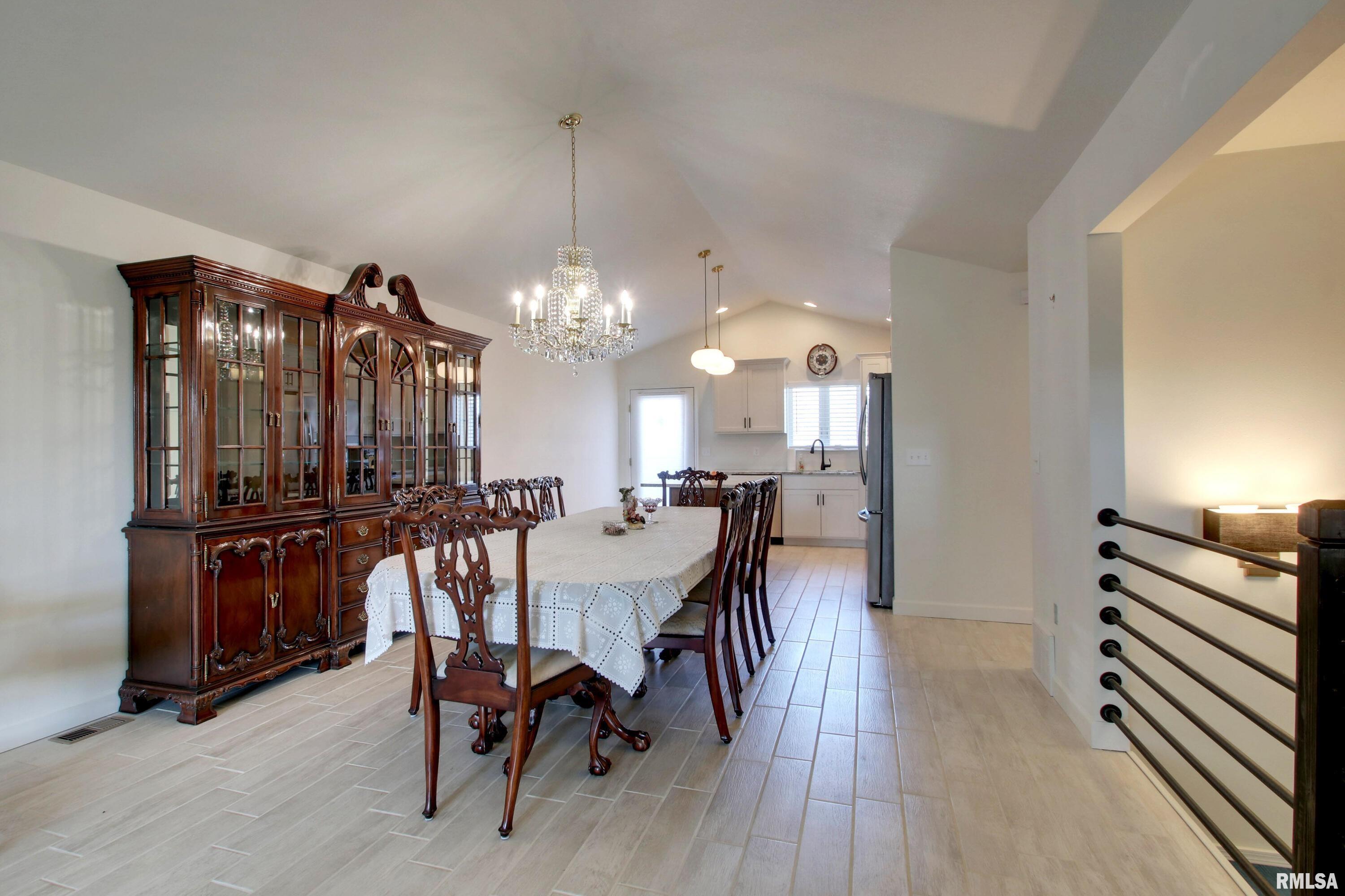 4811 Elm Street Quincy, IL 62305 - Photo 7 of 24