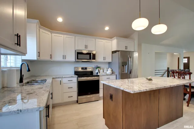 $315,000 | 4811 Elm Street, Quincy, IL 62305