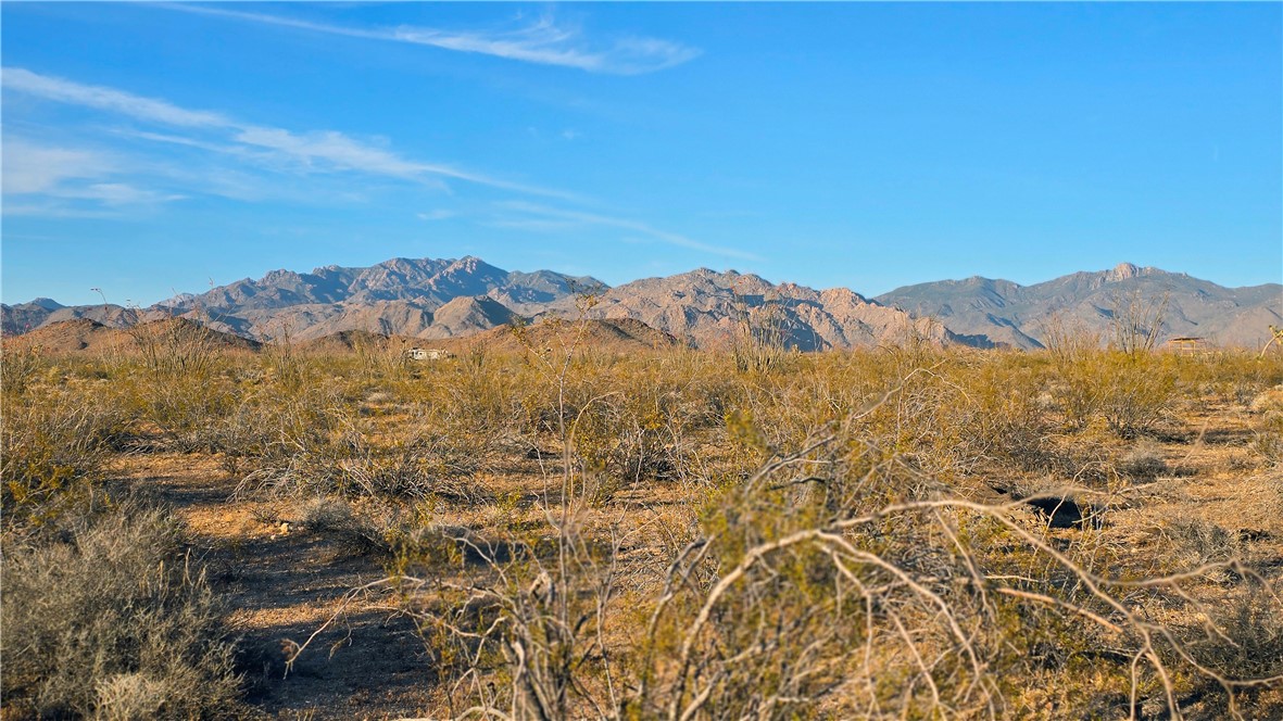 245-24-060 South Roll Road Yucca, AZ 86438 - Photo 2 of 26 a view of a city