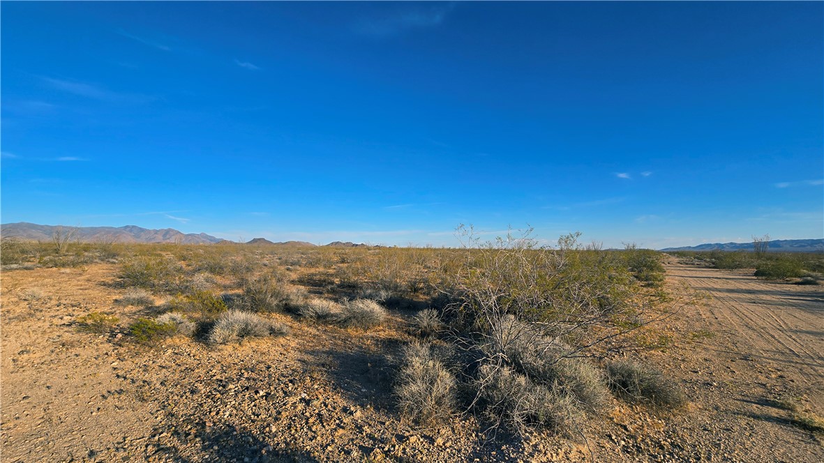 245-24-060 South Roll Road Yucca, AZ 86438 - Photo 7 of 26 a view of an ocean