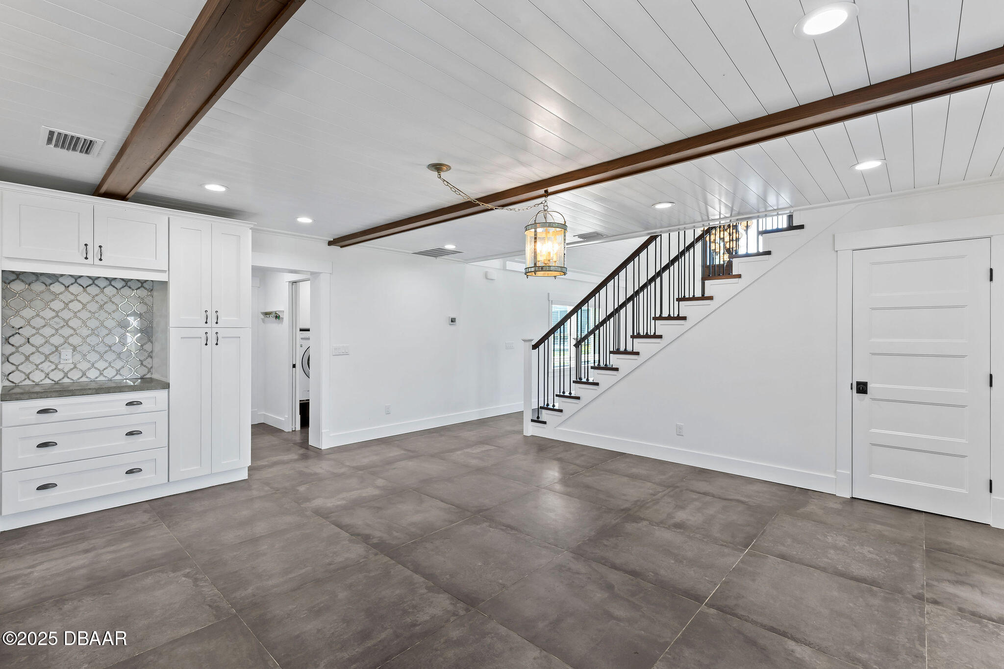 604 Springdale Drive Flagler Beach, FL 32136 - Photo 11 of 78 a view of an empty room