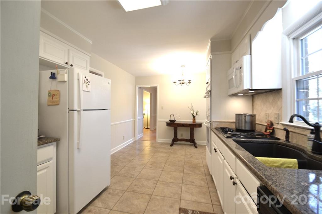 1628 Redcoat Drive Charlotte, NC 28211 - Photo 7 of 24