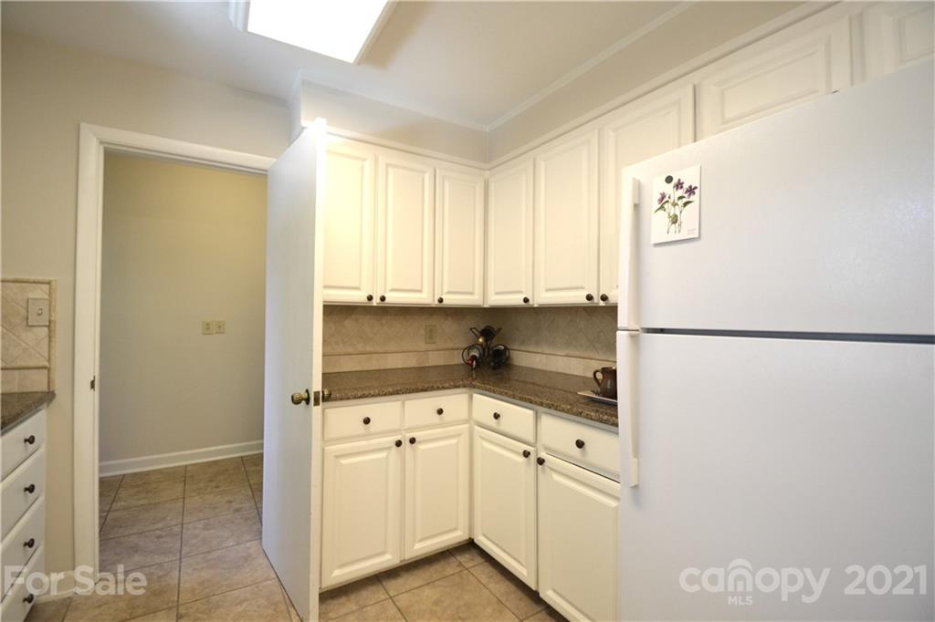 1628 Redcoat Drive Charlotte, NC 28211 - Photo 8 of 24