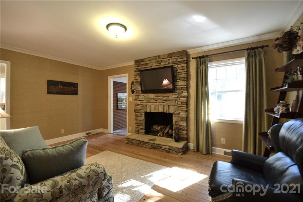 1628 Redcoat Drive Charlotte, NC 28211 - Photo 10 of 24