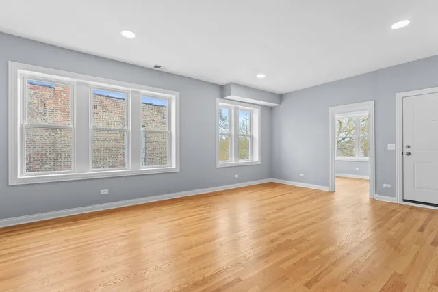 $2,100 | 1529 South Komensky Avenue, Unit 2, Chicago, IL 60623