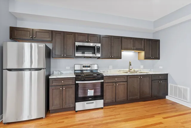 $2,100 | 1529 South Komensky Avenue, Unit 2, Chicago, IL 60623