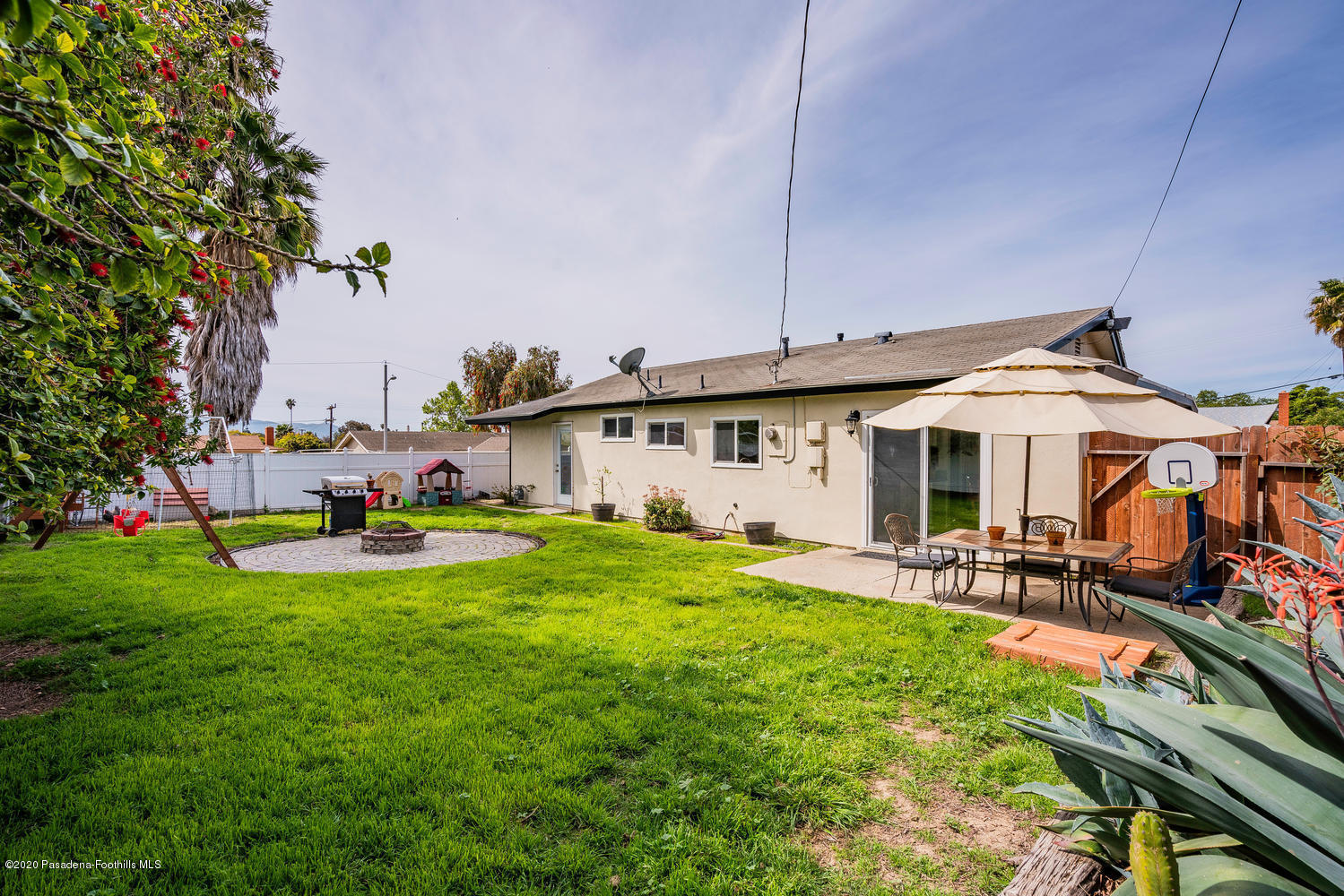 597 McLeod Rondo Camarillo, CA 93010 - Photo 17 of 20 597 McLeod Rondo Camarillo CA-large-016