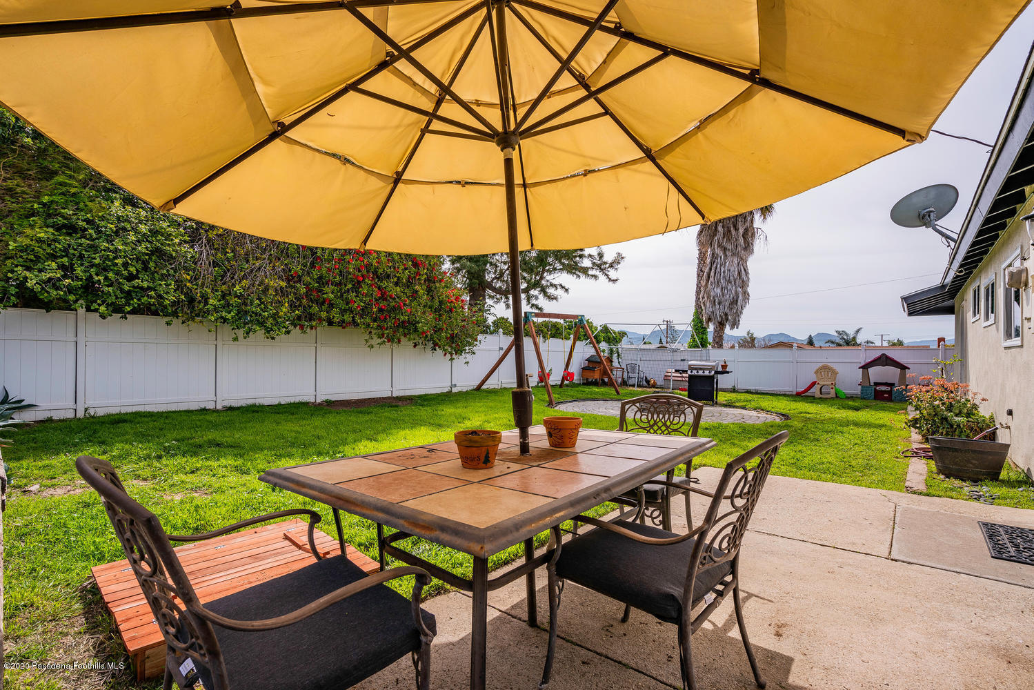 597 McLeod Rondo Camarillo, CA 93010 - Photo 18 of 20 597 McLeod Rondo Camarillo CA-large-017
