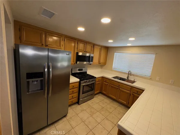 $3,275 | 39495 7 Oaks Drive, Murrieta, CA 92562