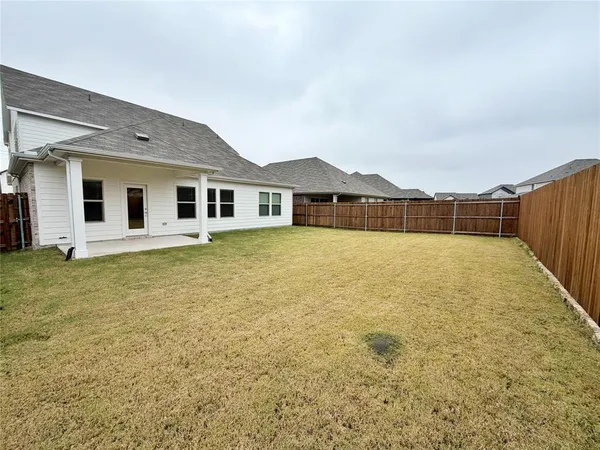 $2,590 | 769 Poppy Lane, Lavon, TX 75166