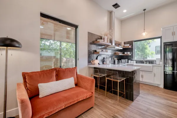 $475,000 | 1904 East 16th Street, Unit 2, Austin, TX 78702