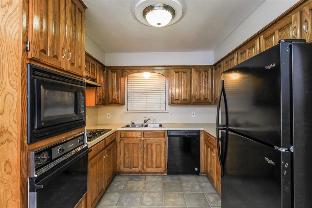 5010 Hawkins Cemetery Road Arlington, TX 76017 - Photo 7 of 15