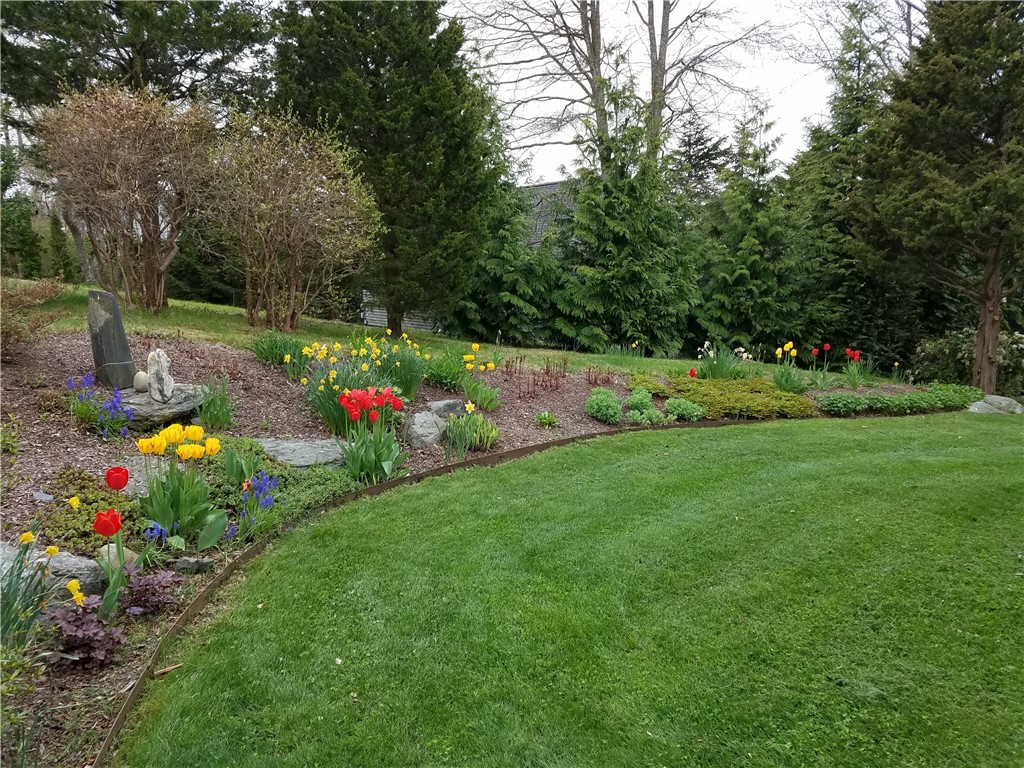 55 West Main Road Little Compton, RI 02837 - Photo 4 of 35 Gardens in bloom