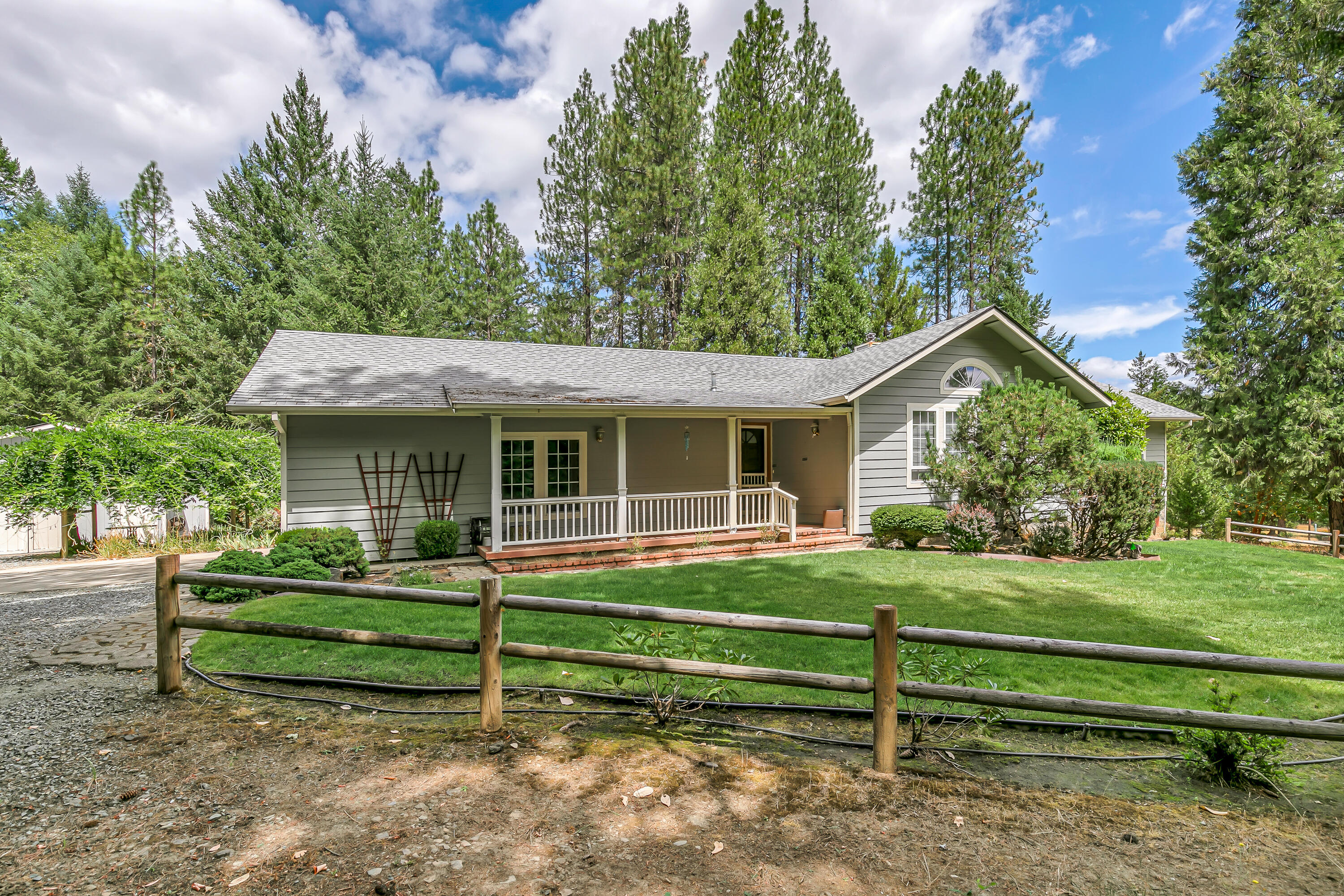 2186 Southside Road Grants Pass, OR 97527 - Photo 8 of 38 H