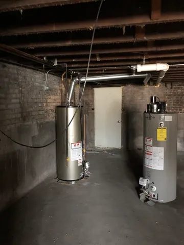 $600,000 | 8001 South Exchange Avenue, Chicago, IL 60617