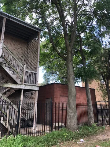 $600,000 | 8001 South Exchange Avenue, Chicago, IL 60617