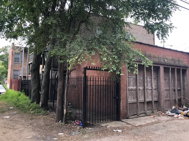 $600,000 | 8001 South Exchange Avenue, Chicago, IL 60617