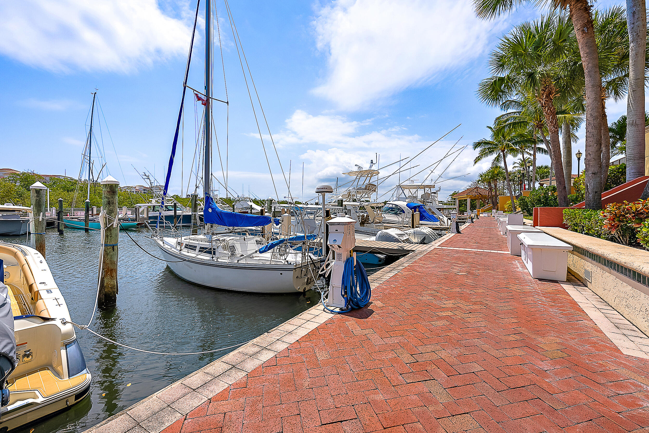 348 Highway 1 Jupiter, FL 33477 - Photo 5 of 12 Jupiter Yacht Club Dock