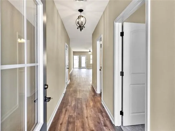 $1,800 | 16210 Thorncrown Lane, Baton Rouge, LA 70816