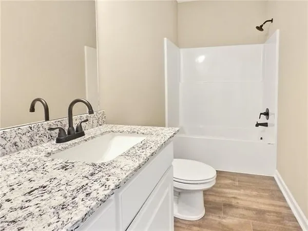 $1,800 | 16210 Thorncrown Lane, Baton Rouge, LA 70816