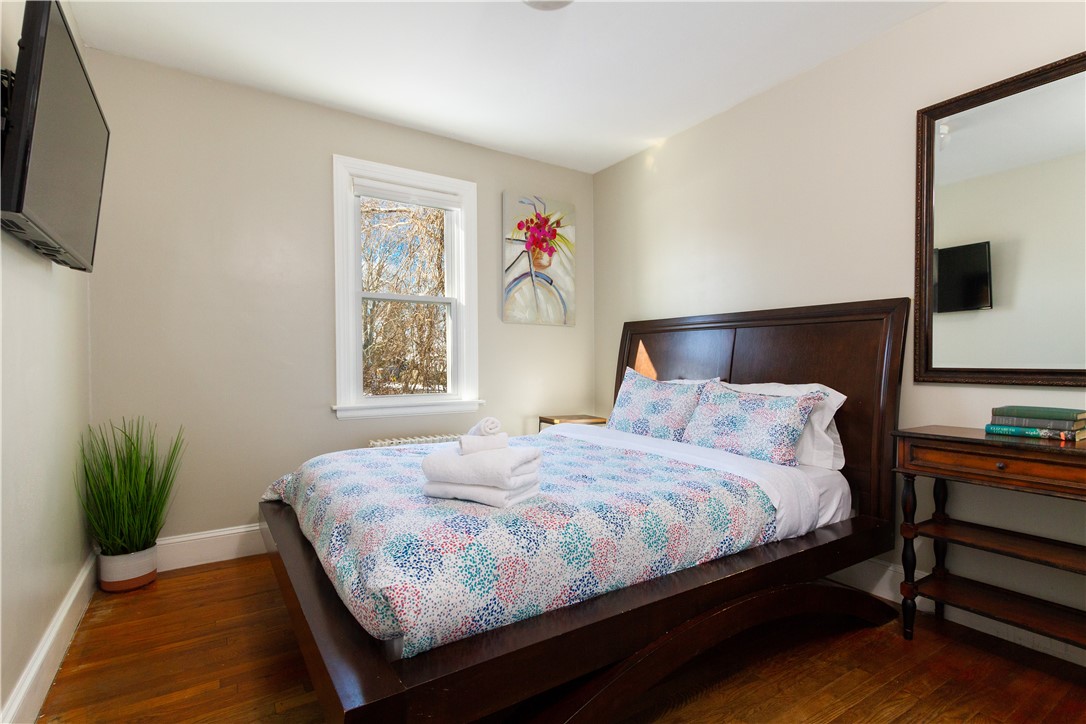 93 Maple Avenue Middletown, RI 02842 - Photo 11 of 29 Unit 1 Bedroom 1