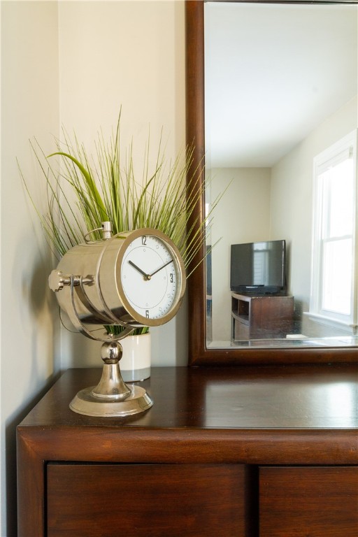 93 Maple Avenue Middletown, RI 02842 - Photo 13 of 29