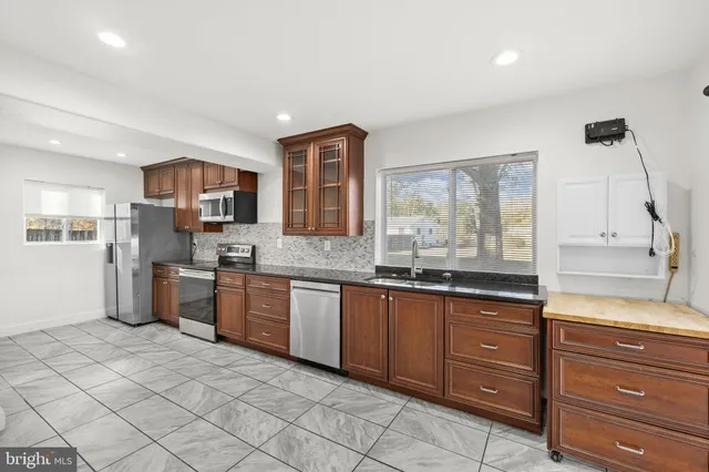 $2,800 | 44 Ravenwood Drive, Fredericksburg, VA 22406