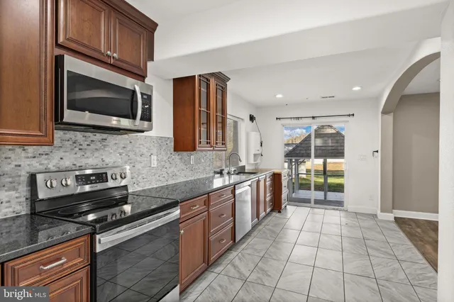 $2,800 | 44 Ravenwood Drive, Fredericksburg, VA 22406