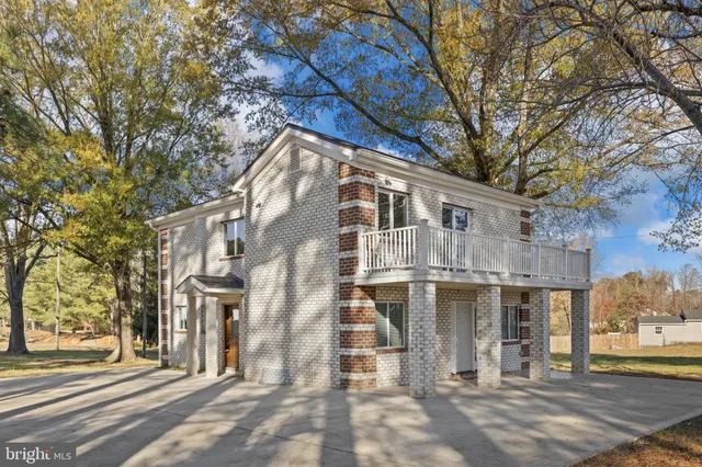 $2,800 | 44 Ravenwood Drive, Fredericksburg, VA 22406