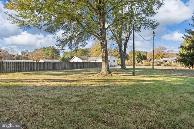 $2,800 | 44 Ravenwood Drive, Fredericksburg, VA 22406