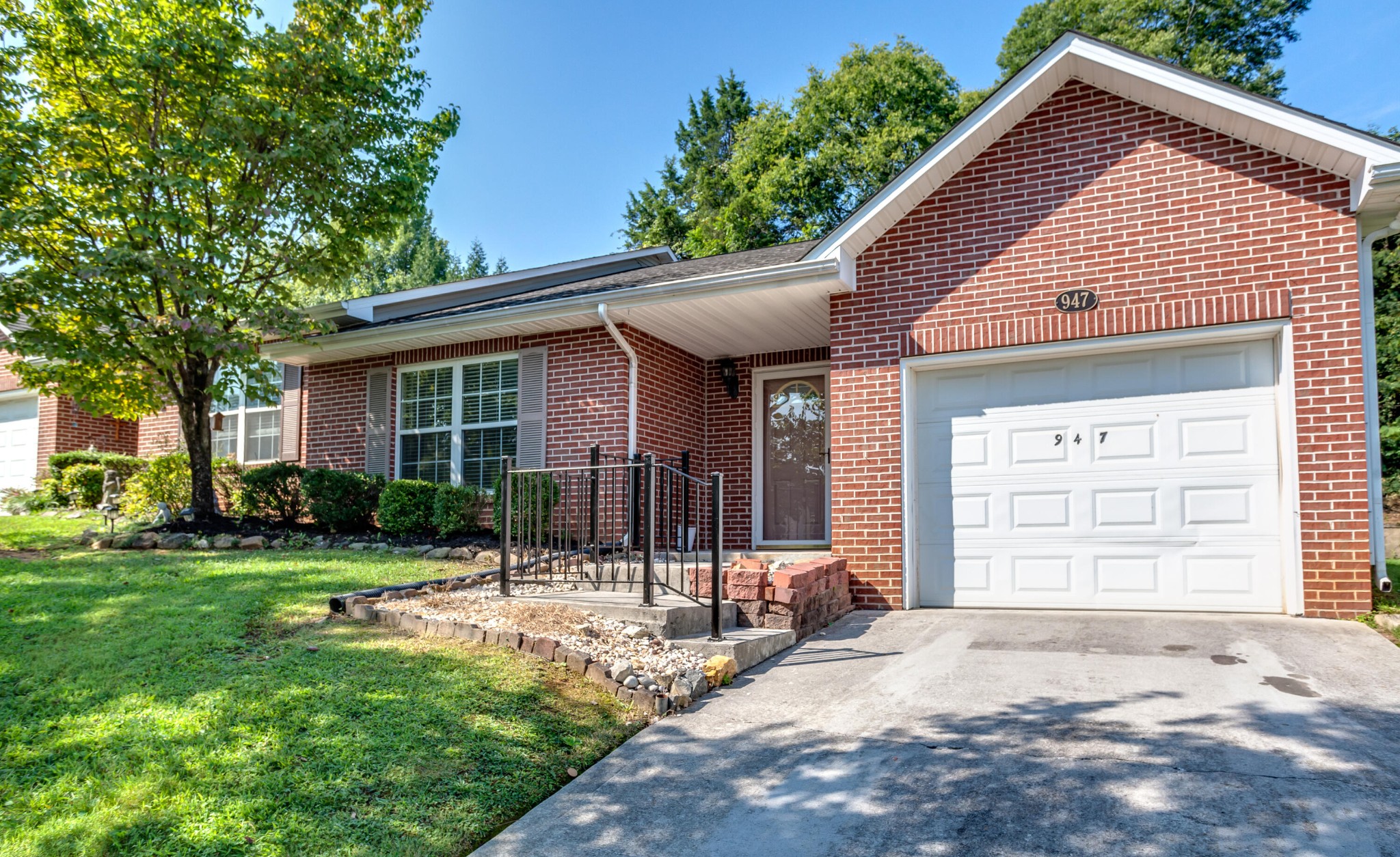 947 Spring Park Road Knoxville, TN 37914 - Photo 1 of 27 Gallery Image 1