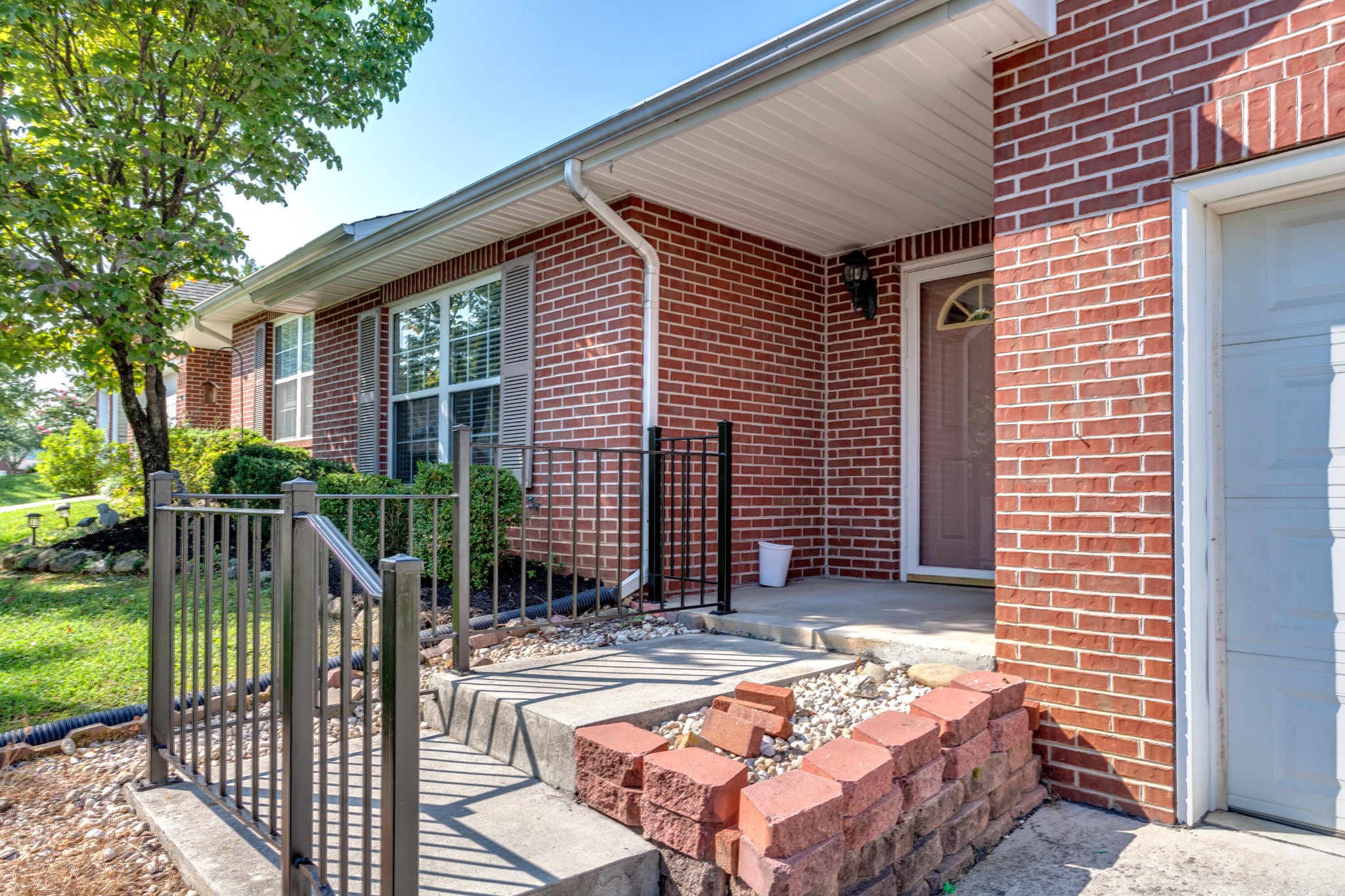 947 Spring Park Road Knoxville, TN 37914 - Photo 3 of 27 Gallery Image 3