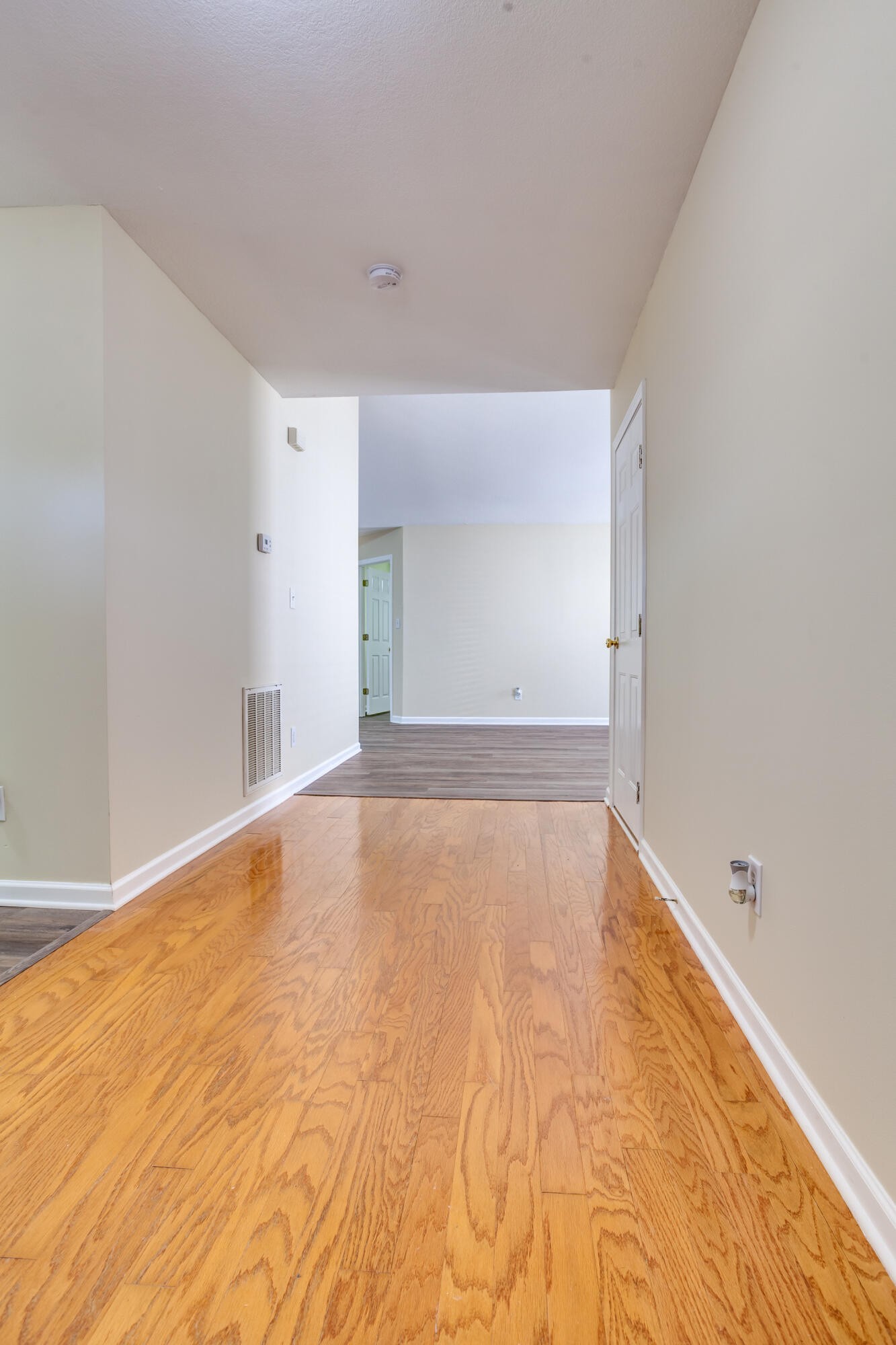 947 Spring Park Road Knoxville, TN 37914 - Photo 5 of 27 Gallery Image 5