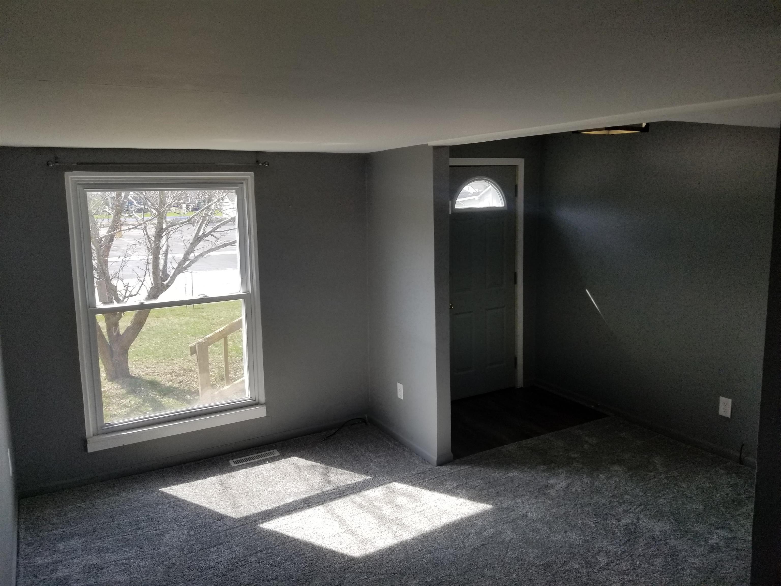 327 Rockingham Avenue Alma, MI 48801 - Photo 9 of 21 1898863-8.JPG