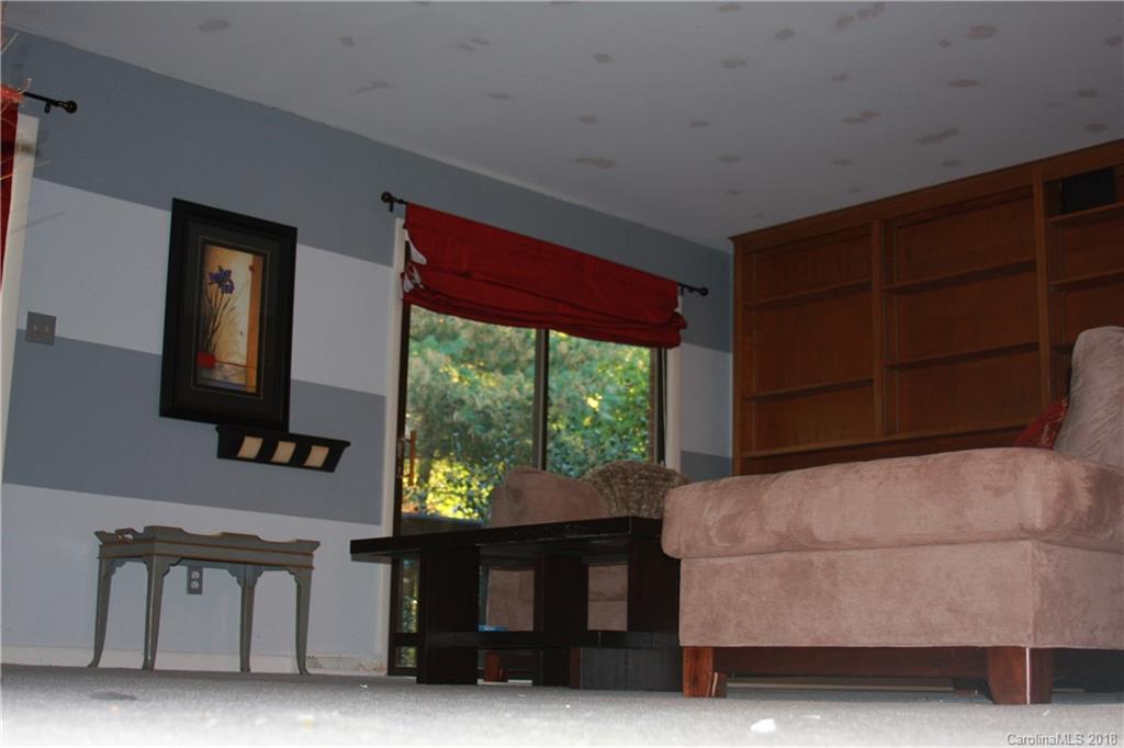 5805 Sharon Road, Unit J Charlotte, NC 28210 - Photo 15 of 33 Gallery Image 15