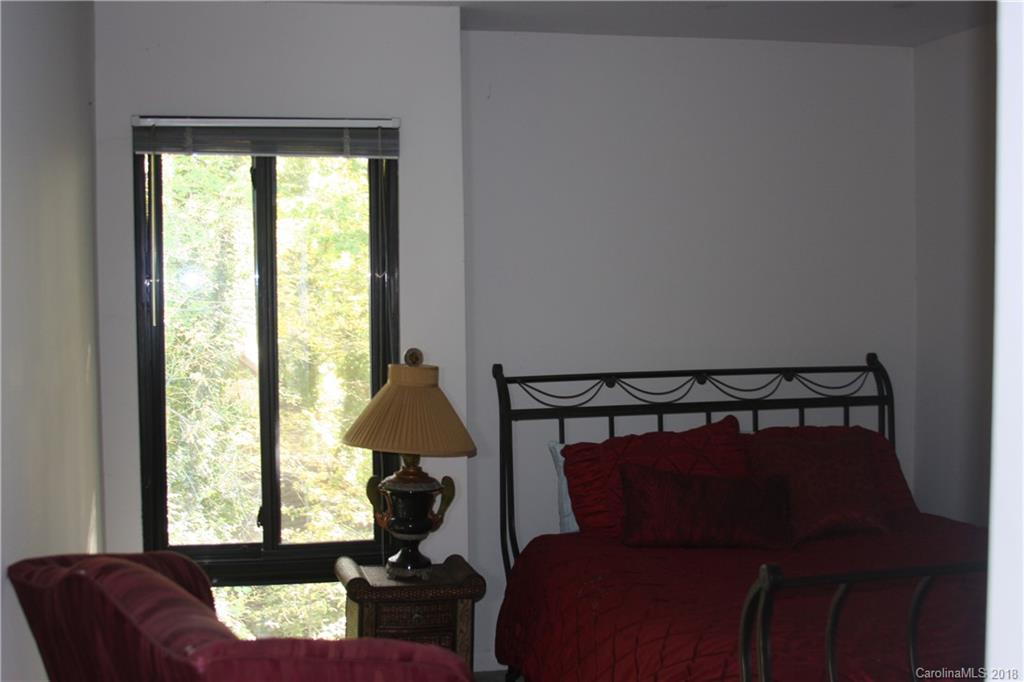 5805 Sharon Road, Unit J Charlotte, NC 28210 - Photo 20 of 33 Gallery Image 20