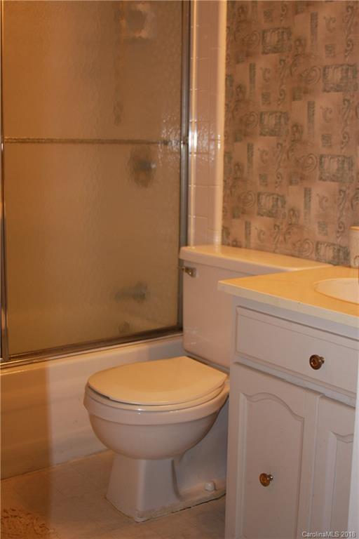 5805 Sharon Road, Unit J Charlotte, NC 28210 - Photo 21 of 33 Gallery Image 21