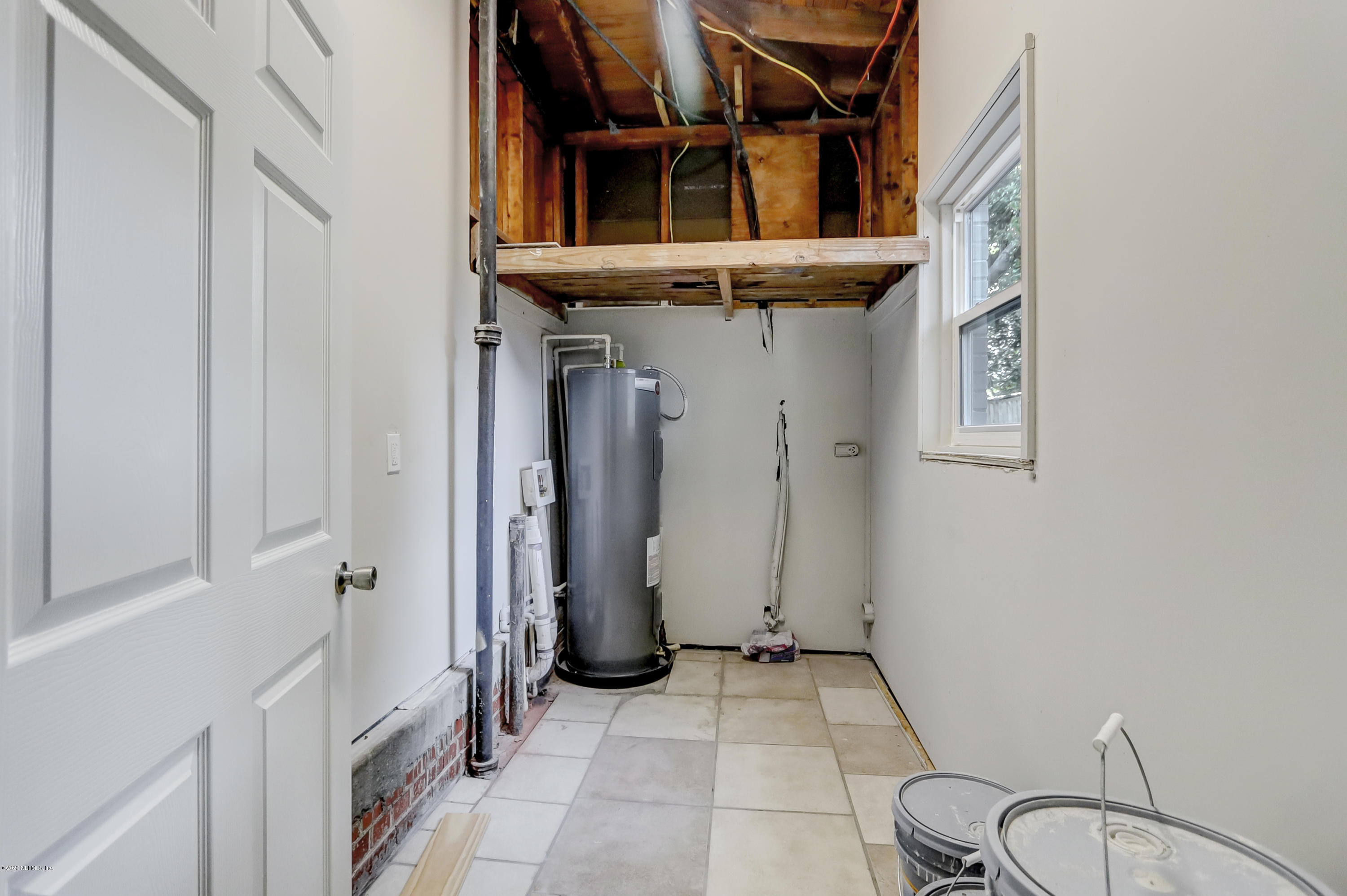 2534 Caladium Road Jacksonville, FL 32211 - Photo 47 of 47 Large Laundry Room