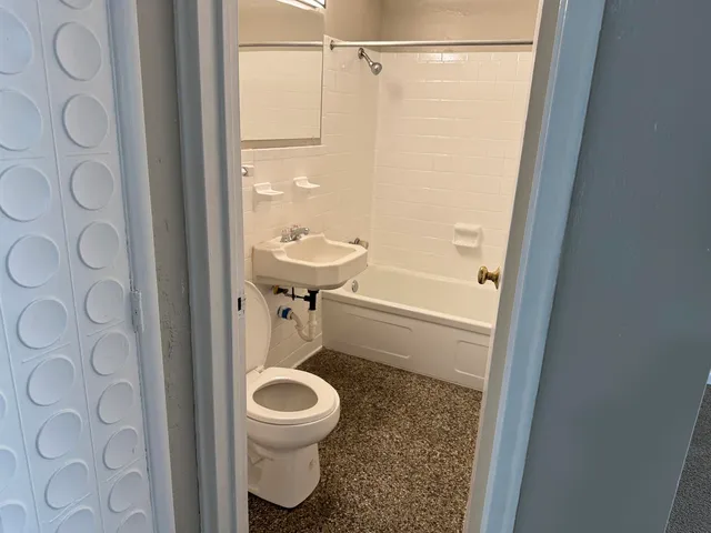 en empty room with windows