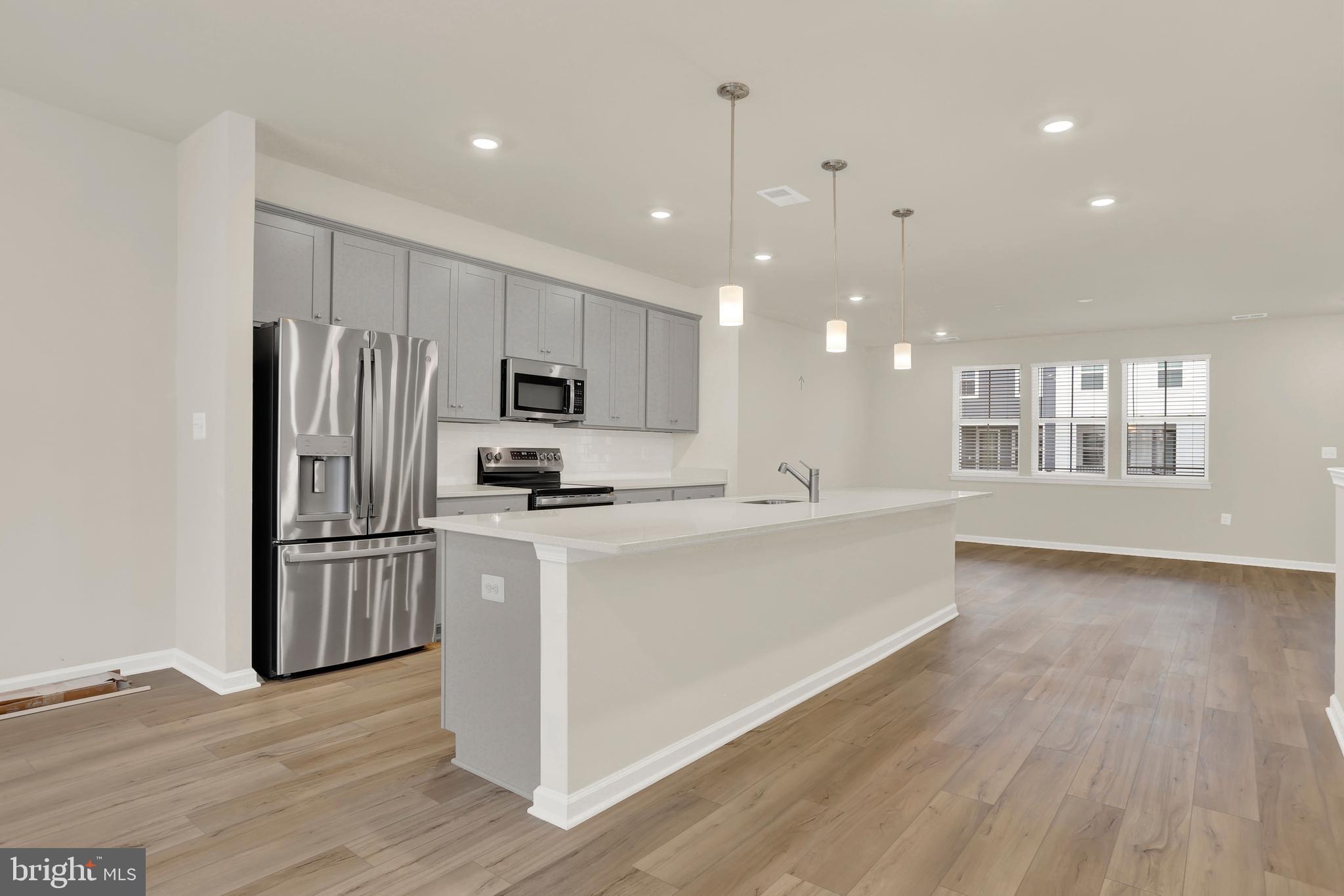 9666 Swallowtail Lane Manassas, VA 20110 - Photo 16 of 92 9666 Swallowtail Ln - Kitchen with Island