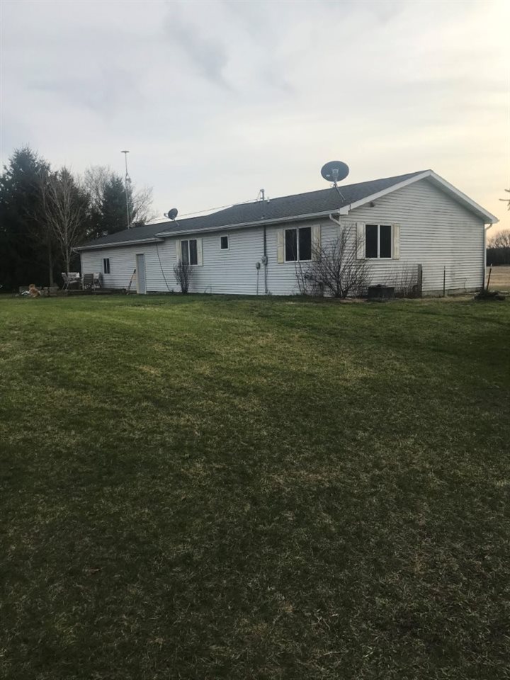 303 South Olson Road Sumner, MI 48889 - Photo 2 of 24 1859208-1.JPG