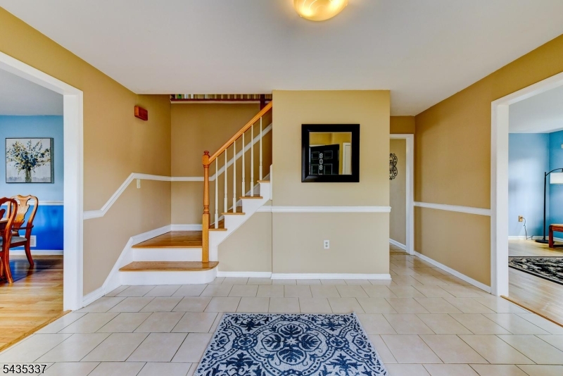 808 Columbus Avenue Raritan, NJ 08869 - Photo 5 of 47