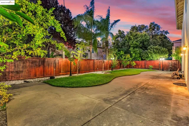 $825,000 | 1701 Baines Avenue, Sacramento, CA 95835